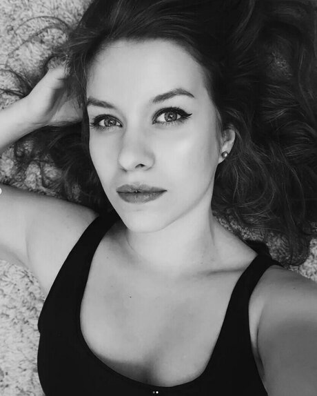 FormulaLena star du porno érotique galerie