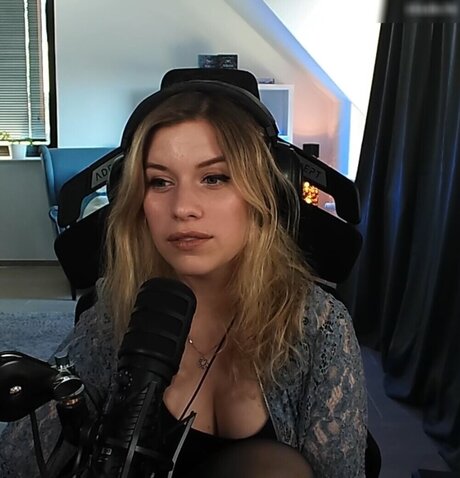 FormulaLena modelo caliente fotos