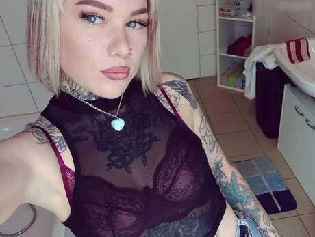 Typischblonnd actriz de alta definición fotos