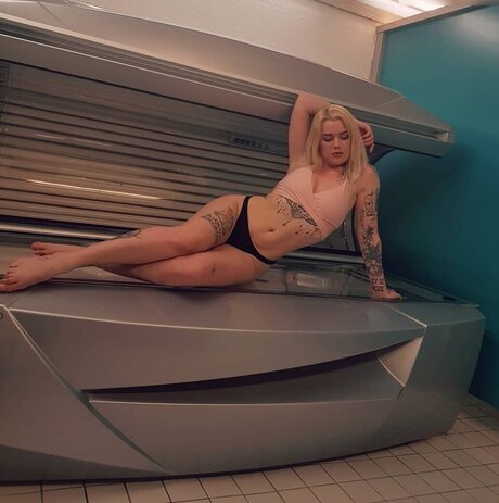 Typischblonnd star hot picture