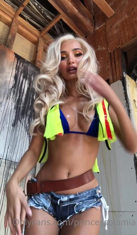 Pia Mia Perez actrice exclusive photo