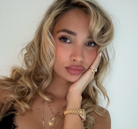 Pia Mia Perez jolie star du porno photo