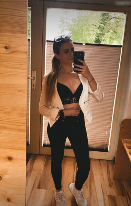 Lennaaa Rs modelo agradable galerías