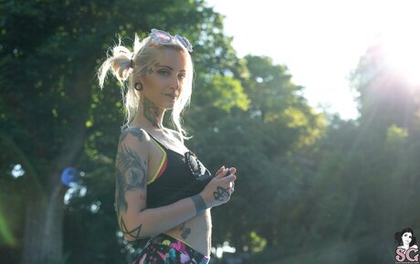 gladycesuicide arte modelo recopilación