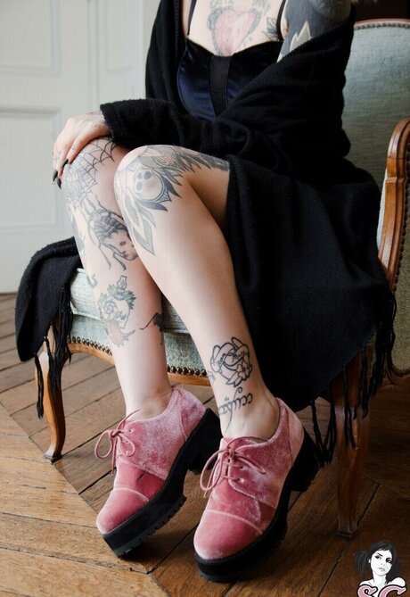 gladycesuicide jolie star du porno photo