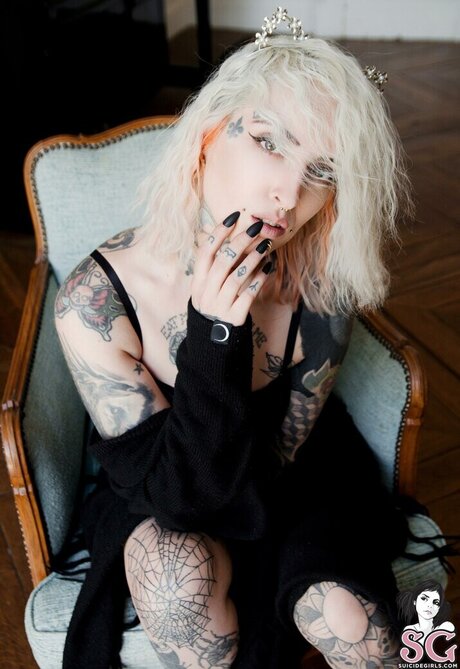 gladycesuicide modèle hd images