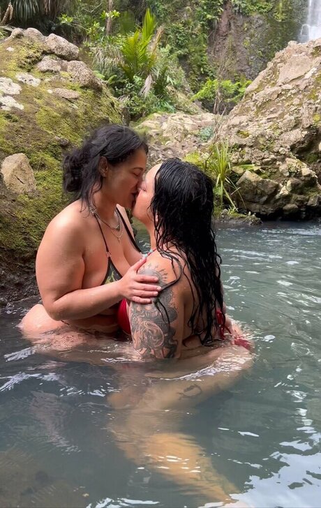 Island Badee model nudes pics