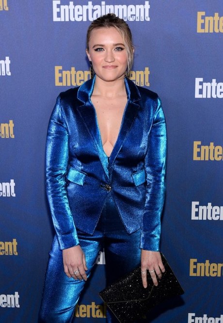 Emily Osment nudes pornstar pic
