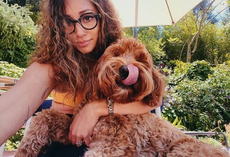 Meaghan Rath star du porno adulte collection