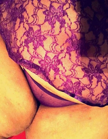 thckslutgoddess naked model galleries