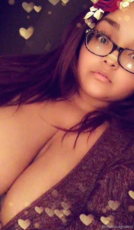 thckslutgoddess naked pornstar images