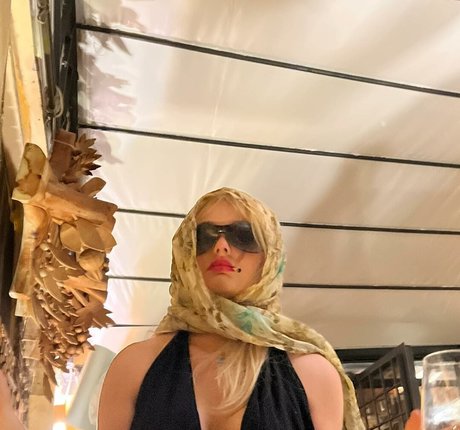 maman sexy onlyfans bel art collection