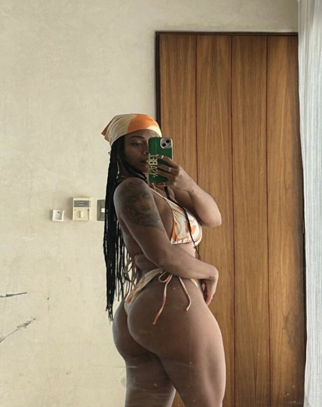 vanitybae pretty model images