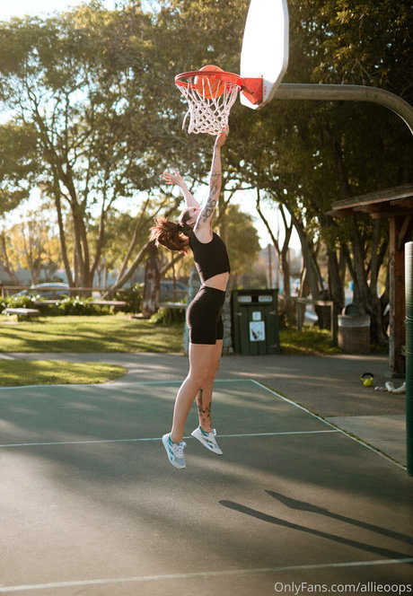 allieoops actrice adulte collection