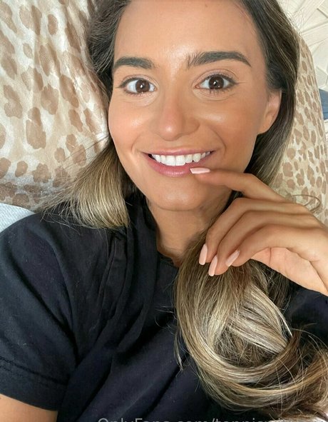 tenniswithtay actriz desnuda archivo