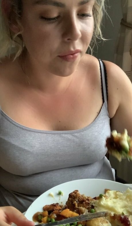 eatee actrice libre photos