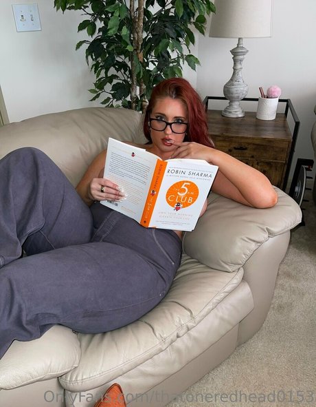 thatoneredhead0153 jolie étoile photo