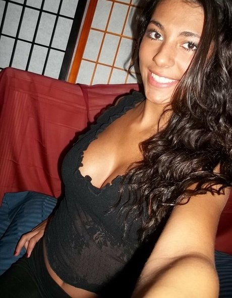 Ava Glam Model model nude pictures
