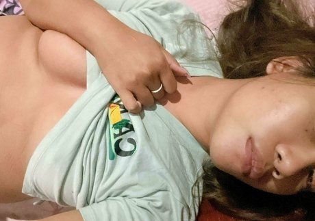 luzy93 modelo hermosa archivo