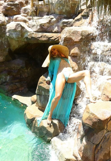 Kaili Thorne linda estrella galerías