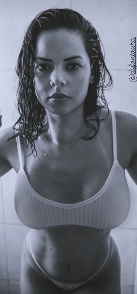 lauratavora actrice hd photos