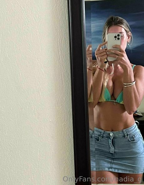 Nadia G étoile nue collection