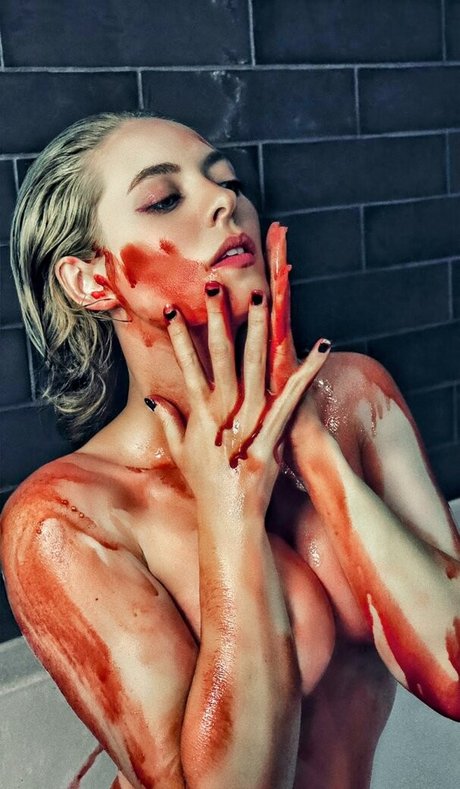 Kirsten Ria modelo atractivo galerías