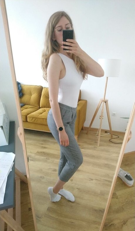 yana flawless actriz desnuda galería