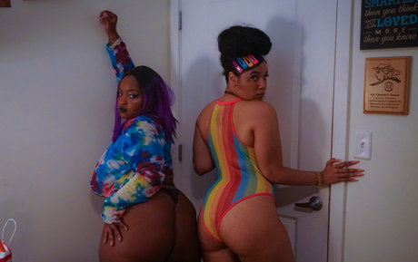 Thighlyinfluential étoile nue images