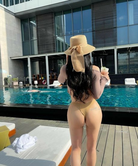 FLYWITHME actrice xxx archive