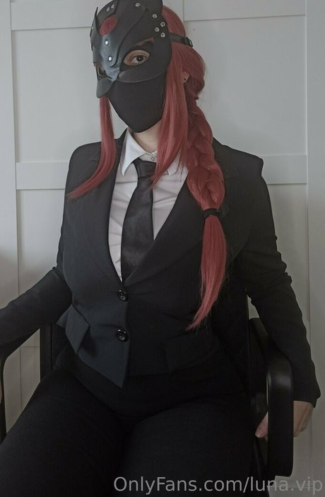 luna vip modelo libre fotos