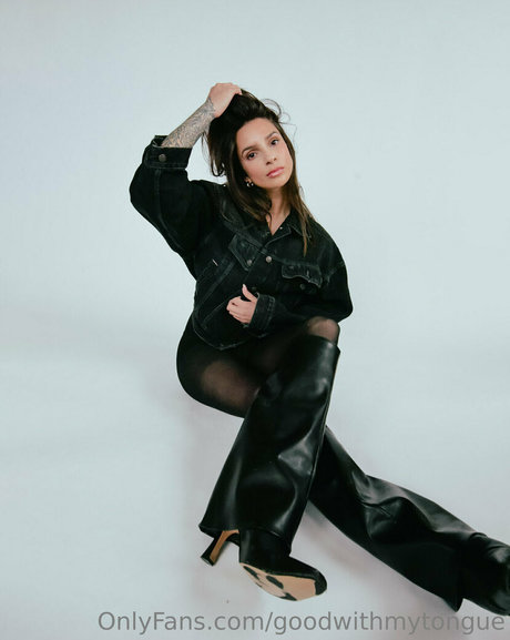 goodwithmytongue modèle sexy archive