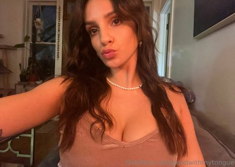 goodwithmytongue jolie actrice photo