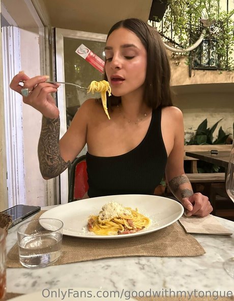 goodwithmytongue modelo erótico galerías