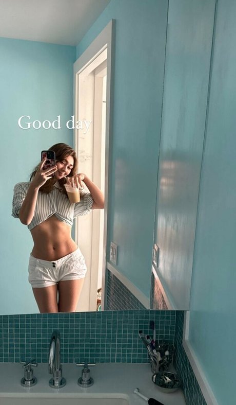 caterpillareyebrow étoile adulte galeries