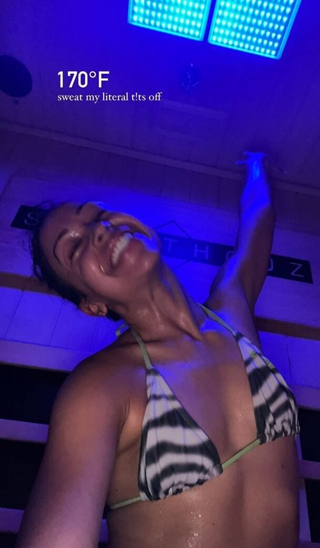 Liza Koshy estrella porno gratis galería