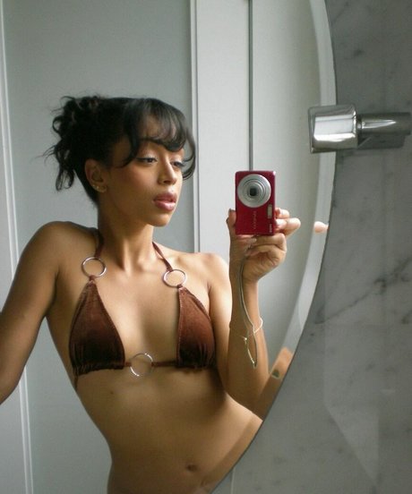 Liza Koshy estrella porno desnuda galerías