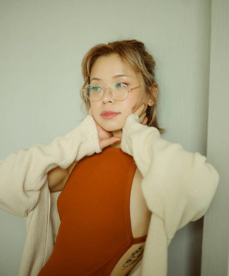 Kuromelo actriz de arte galerías