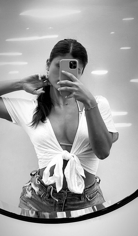 livefitelle modèle artistique des photos