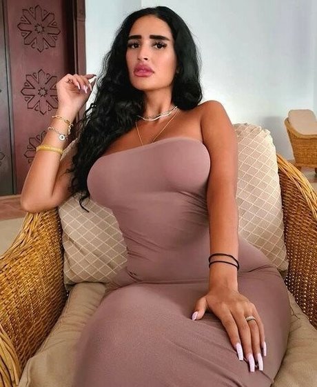 Tania Barbosa haut modèle archive