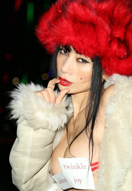 Bai Ling art modèle galeries