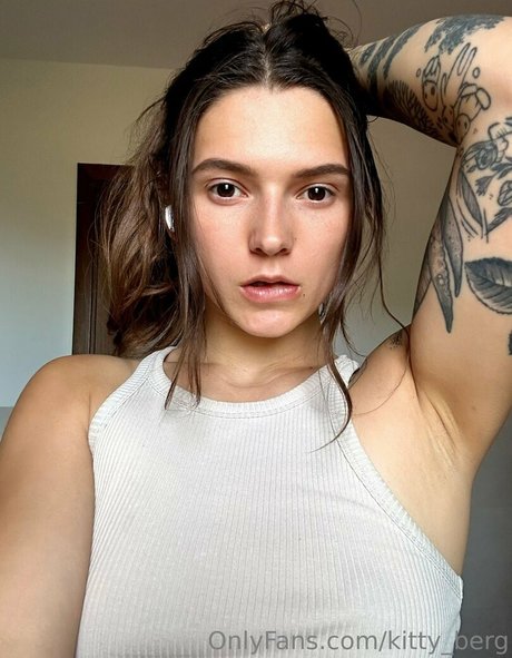 Kitty Berg estrella atractiva fotos