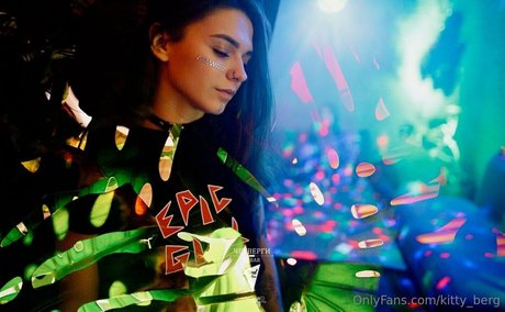 Kitty Berg actriz exclusiva galerías