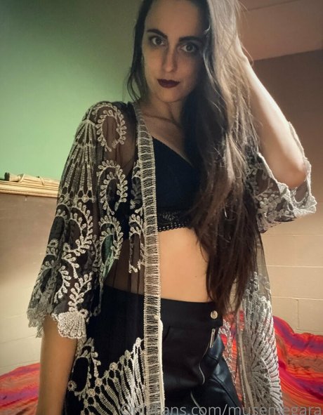 musemegara joli modèle img