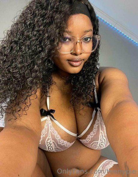 teenypie étoile nue photo