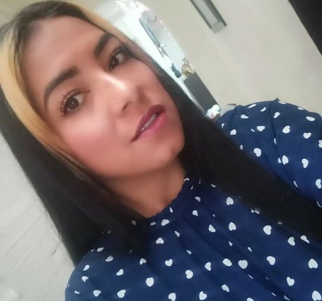 kanelamorena modelo libre galería