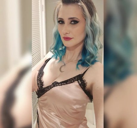 Jess Pegoraro Frozi sexy star img