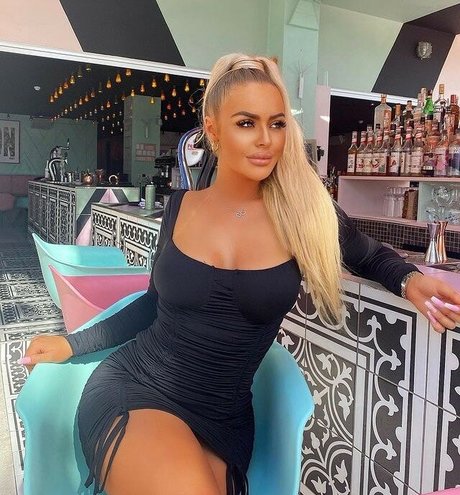 Mega Clarke buena estrella porno foto