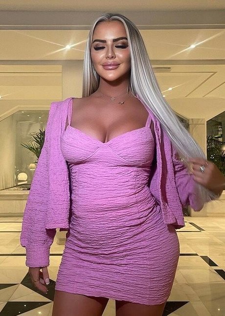 Mega Clarke estrella porno en alta definición imagen