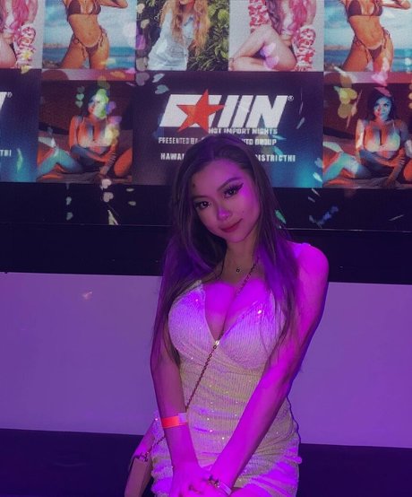 Vickibaybeee profile image